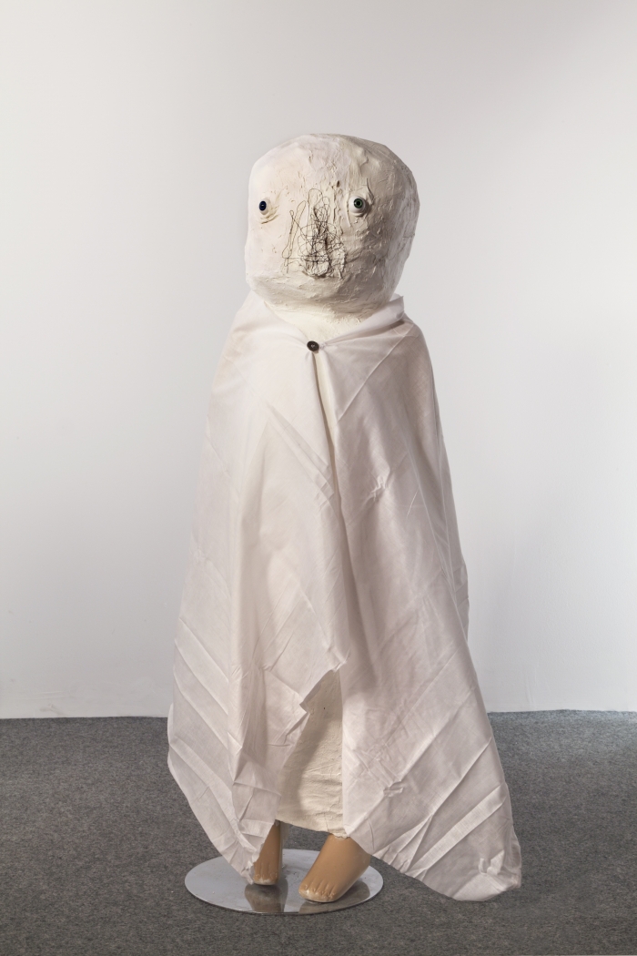 Mannys, plâtre, résine, tissus, 2011, Drop Fine Art, Neil Farber Mannys, plâtre, résine, tissus, 2011, Drop Fine Art, Neil Farber
