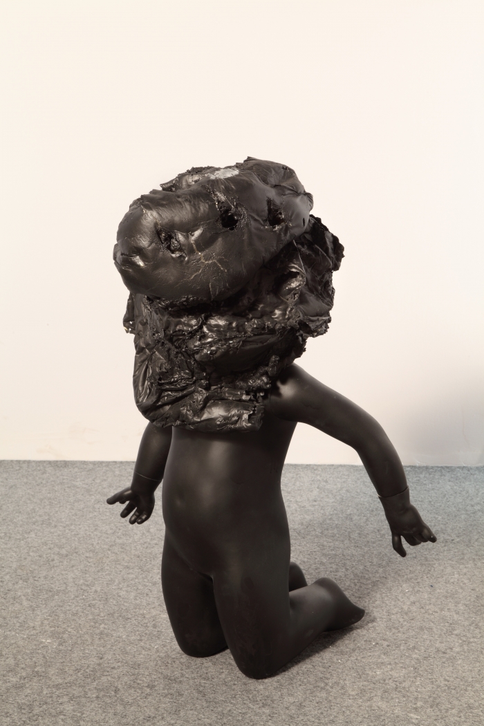 Mannys, plâtre, résine, tissus, 2011, Drop Fine Art, Neil Farber Mannys, plâtre, résine, tissus, 2011, Drop Fine Art, Neil Farber